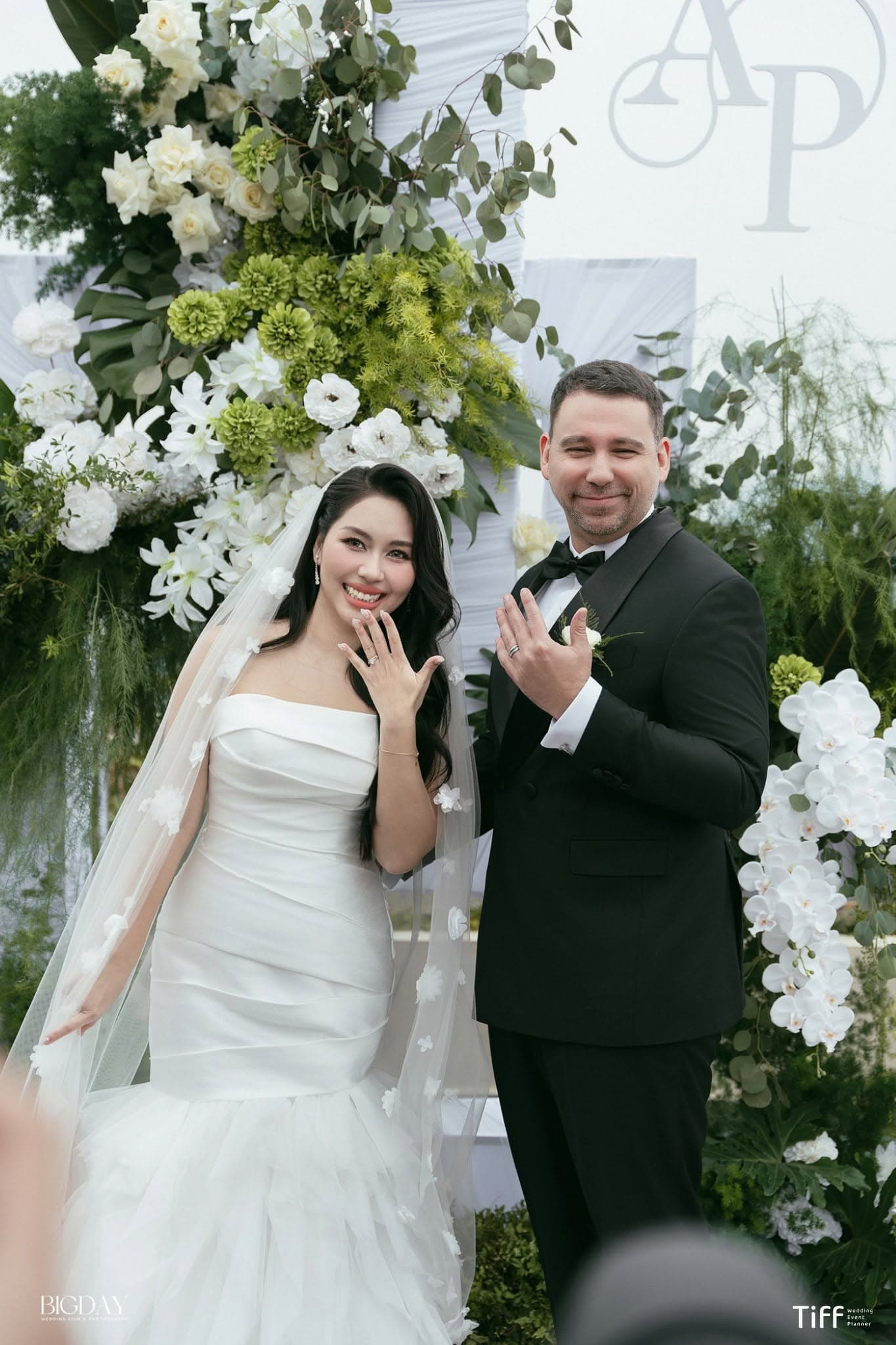 Linh Phương & Alexander